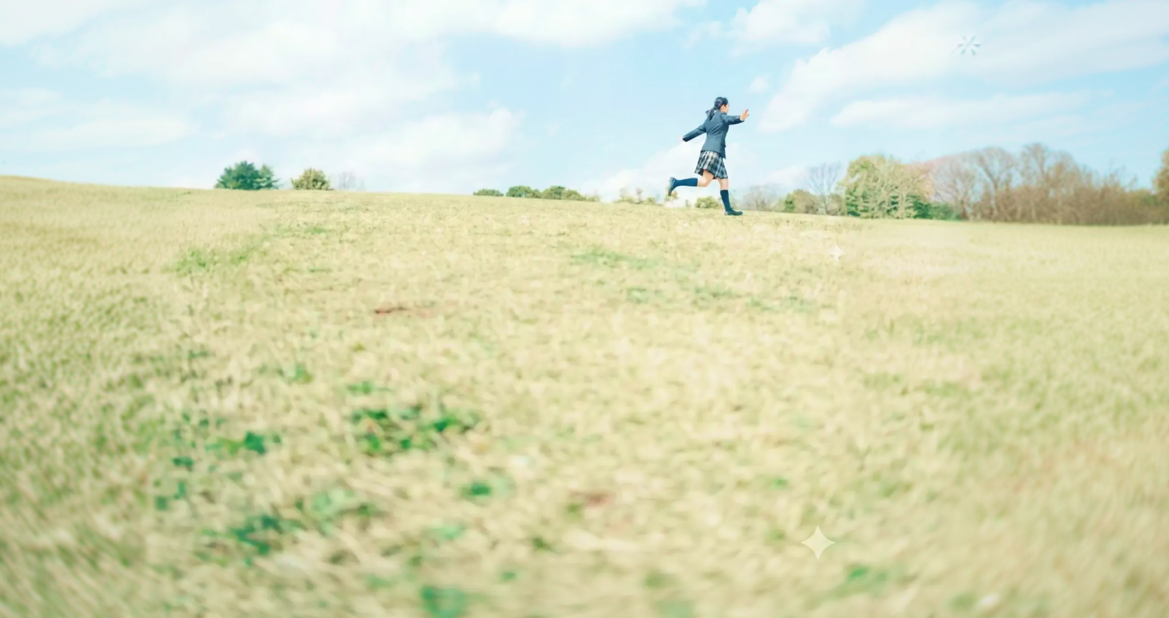 お子さまが走っている写真